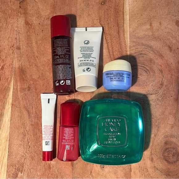 Shiseido Skincare Bundle - Picture 2 of 8